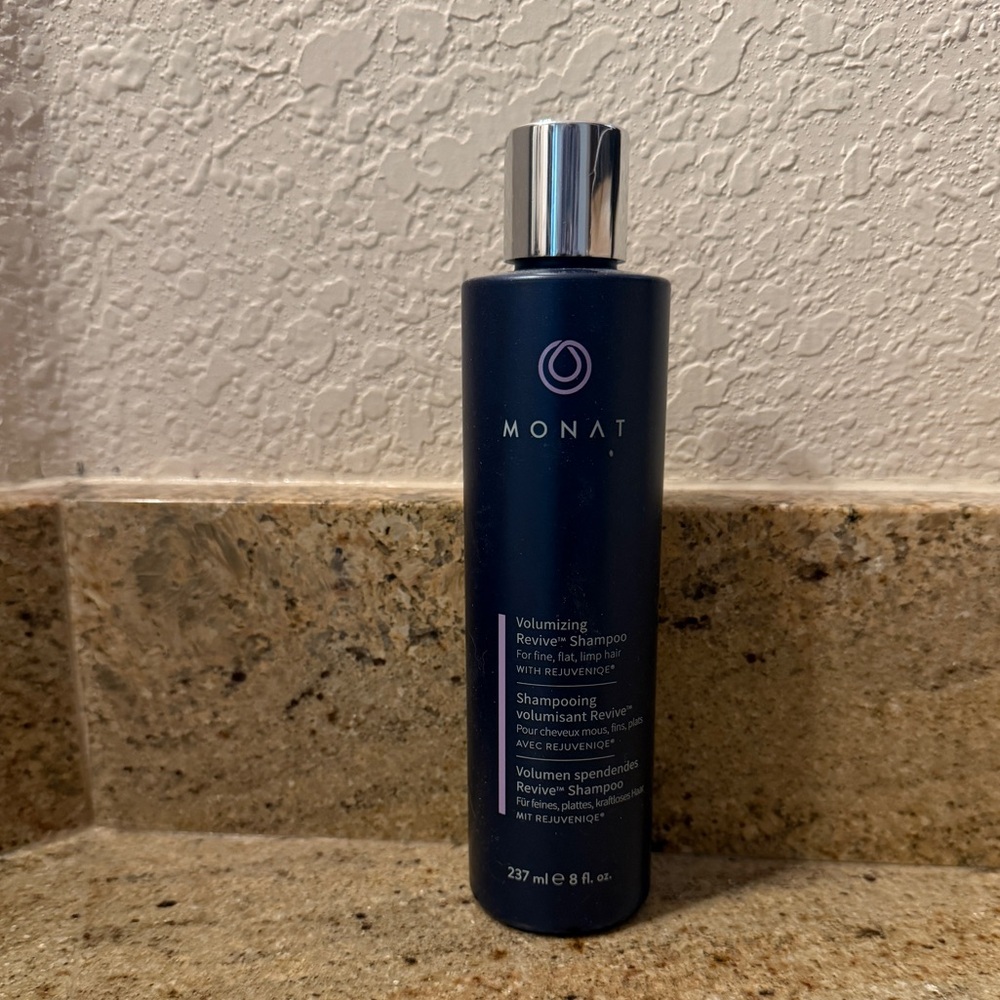 New Monat Volumizing Revive Shampoo
